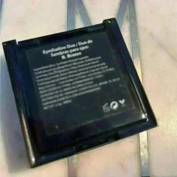 NWOB Shaina B EyeShadow Duo Sample - Picture 4 of 4